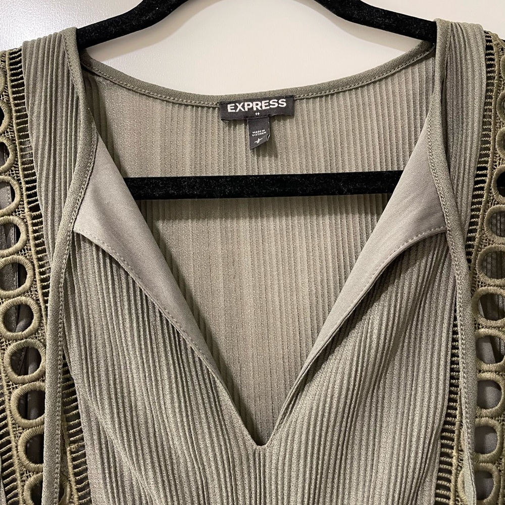 Express Blouse - Picture 7 of 10